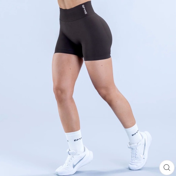 DFYNE Dynamic Shorts 4.5” Size Small LIKE NEW - Picture 1 of 4